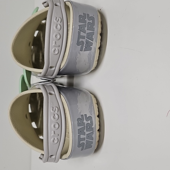 Crocs Star Wars Grogu Classic Clog, Mens Size 7 Womens Size 9, Almost New - Picture 7 of 13